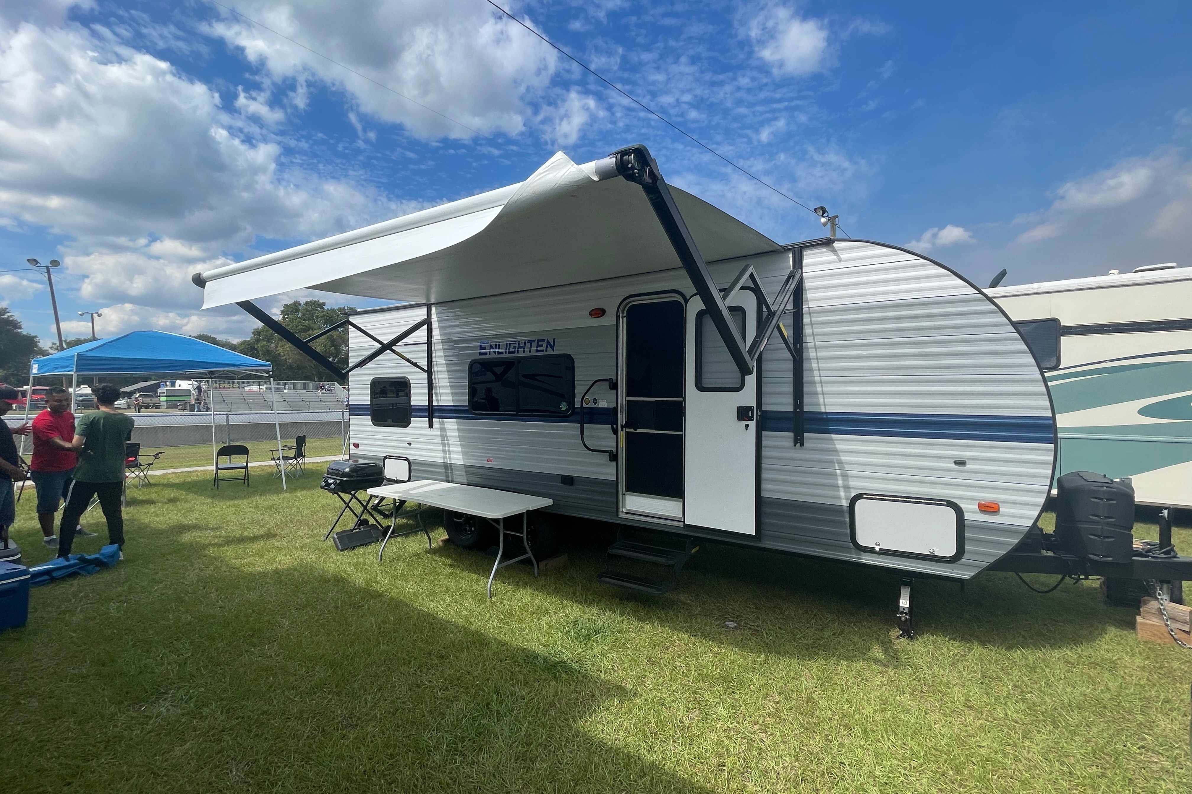 Jenny's Enlighten 25bh Travel Trailer