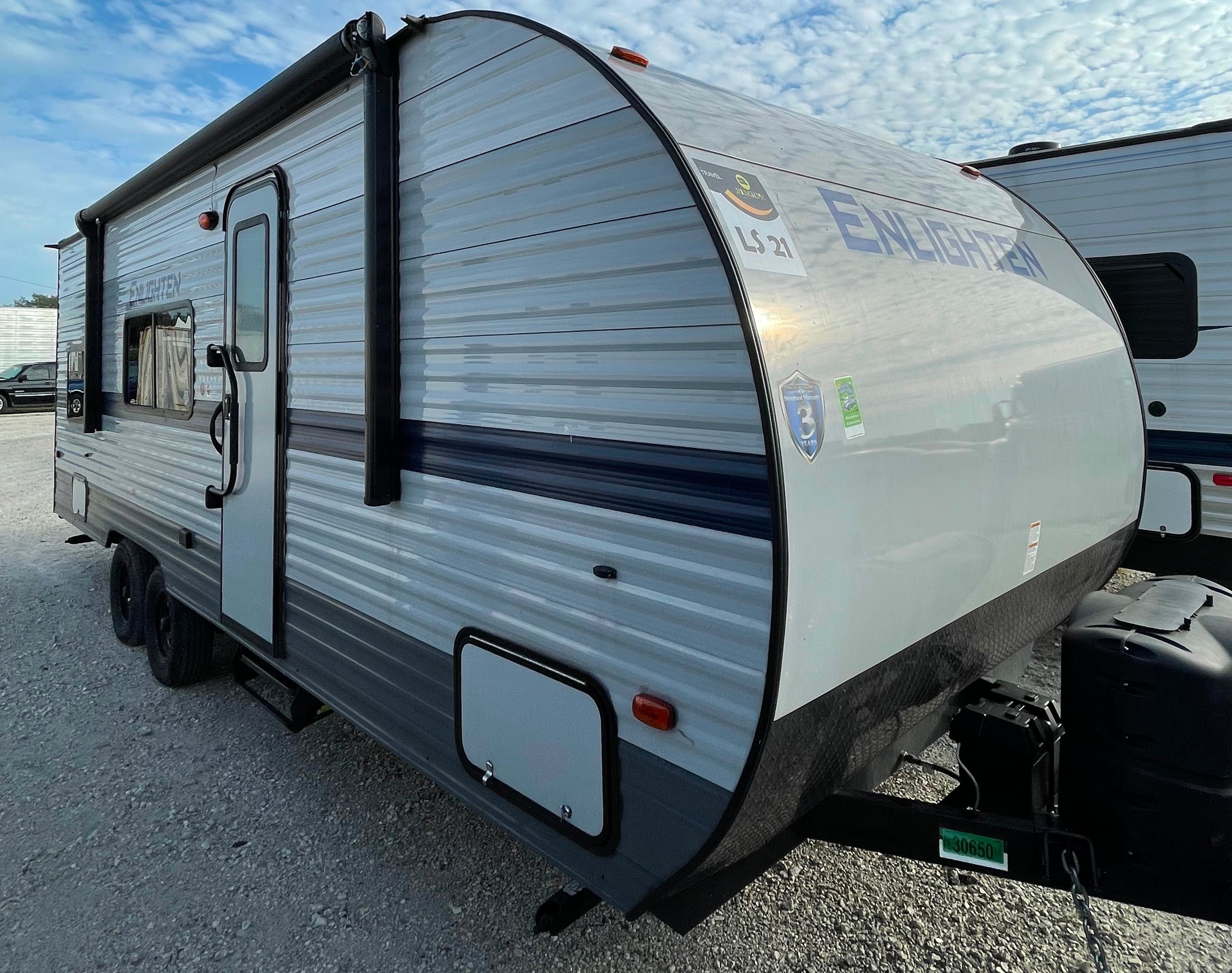 Jenny's Enlighten 25bh Travel Trailer