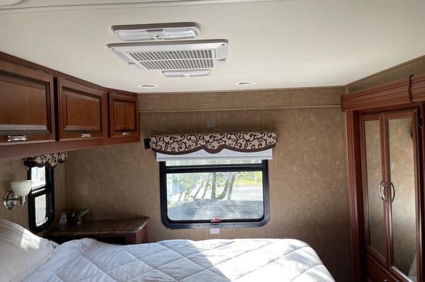 Michael's Thor Motor Coach Fourwinds Super Class C