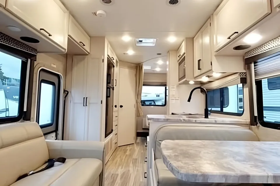 Adventure on the Way – Thor Motor Coach Four Winds 27R Class C