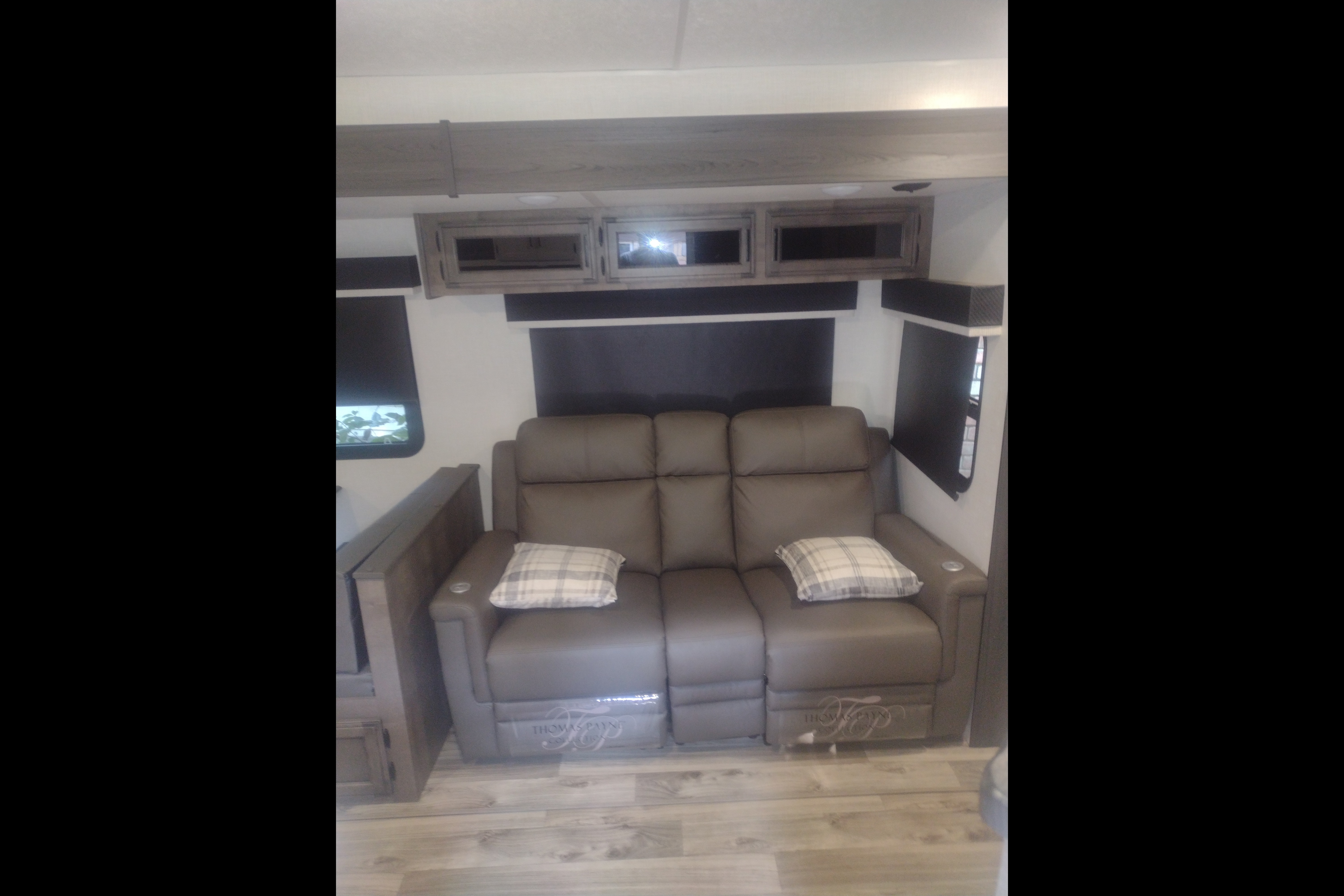 RV with Bunk Room: Bath and Half: Delivery Only ($85) No Prep Fee: Equipped