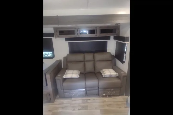 RV with Bunk Room: Bath and Half: Delivery Only ($85) No Prep Fee: Equipped