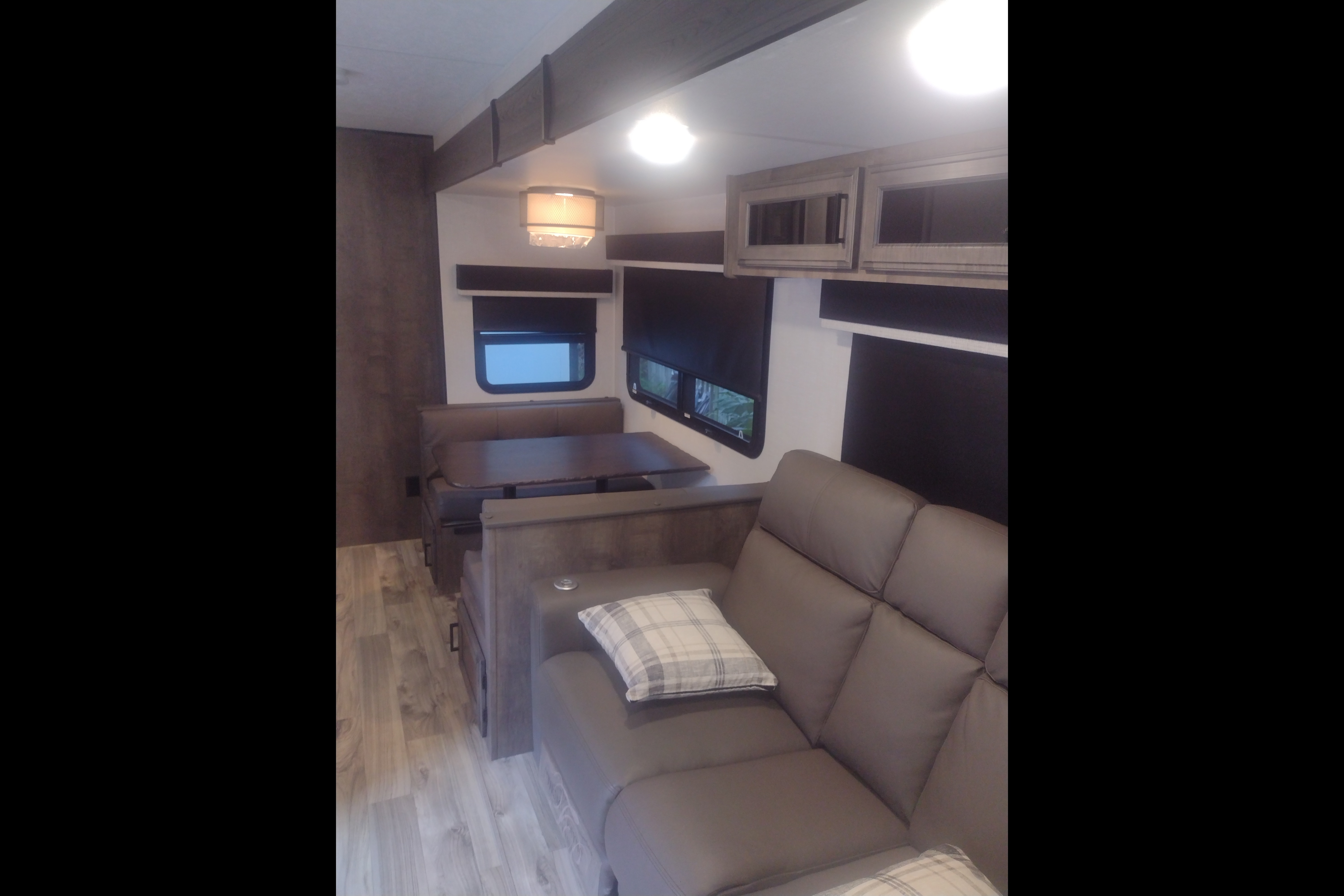RV with Bunk Room: Bath and Half: Delivery Only ($85) No Prep Fee: Equipped