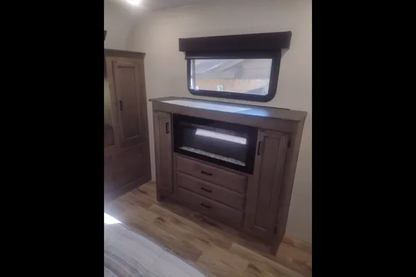 RV with Bunk Room: Bath and Half: Delivery Only ($85) No Prep Fee: Equipped