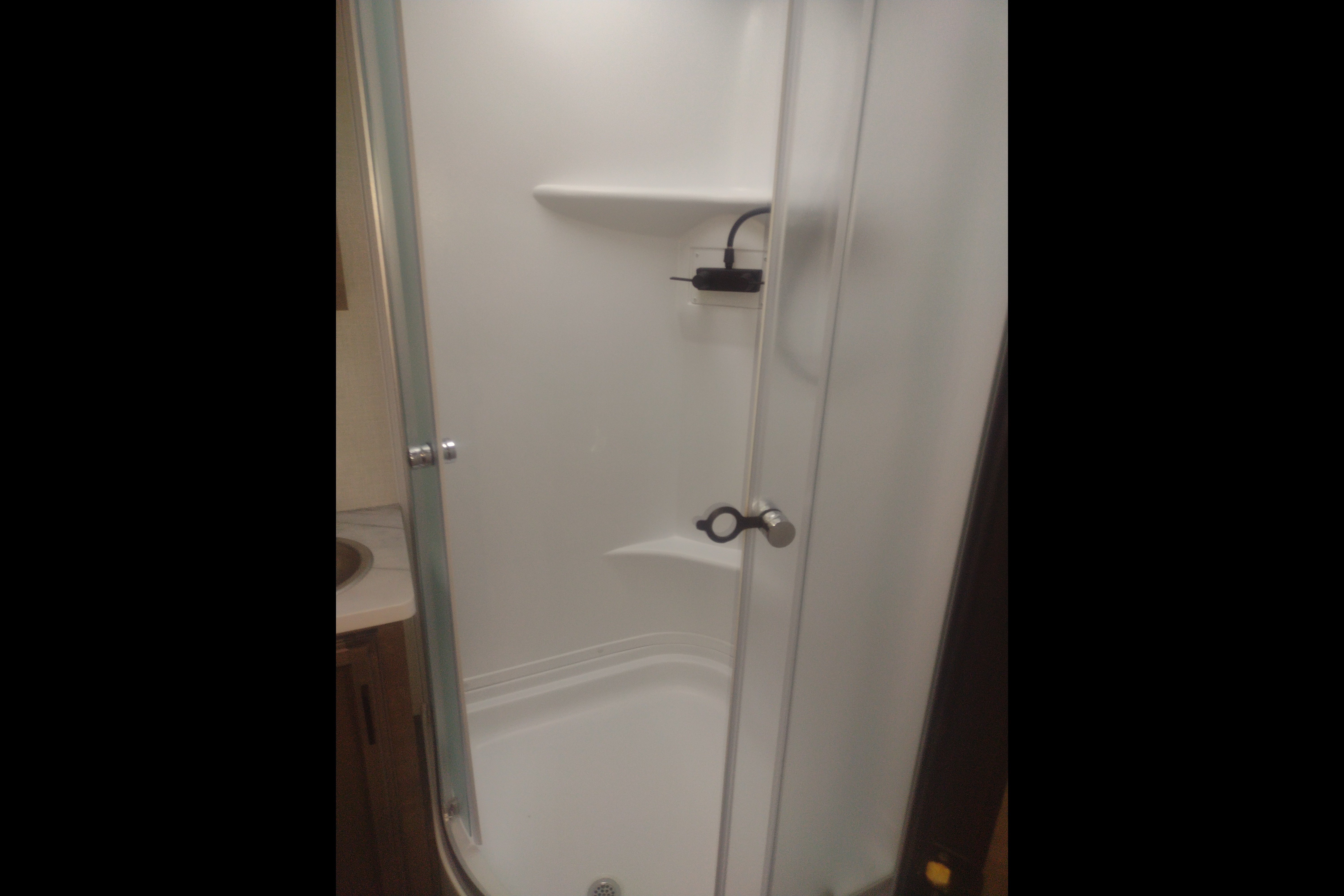 RV with Bunk Room: Bath and Half: Delivery Only ($85) No Prep Fee: Equipped