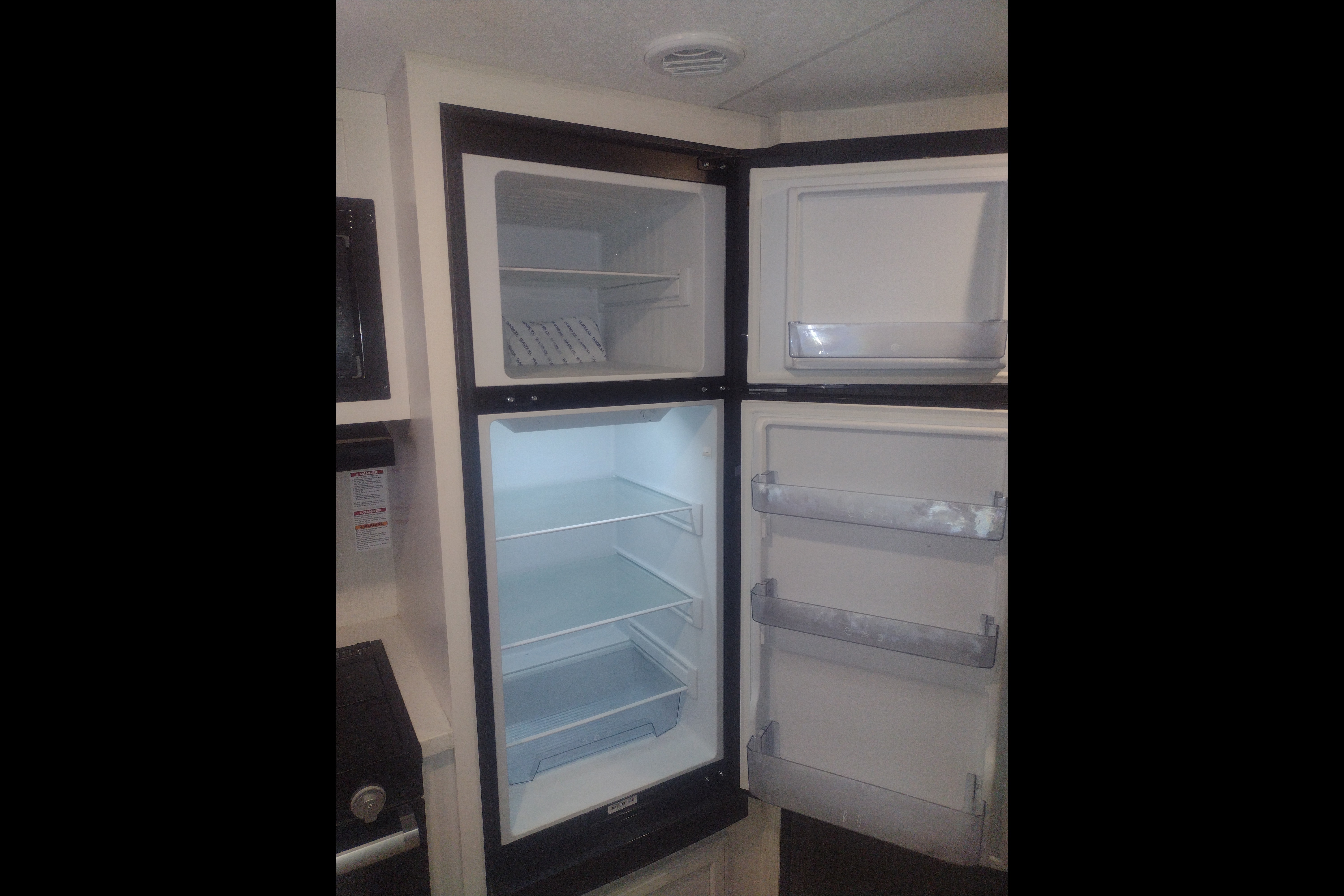 RV with Bunk Room: Bath and Half: Delivery Only ($85) No Prep Fee: Equipped