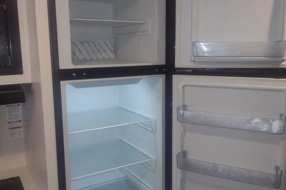 RV with Bunk Room: Bath and Half: Delivery Only ($85) No Prep Fee: Equipped