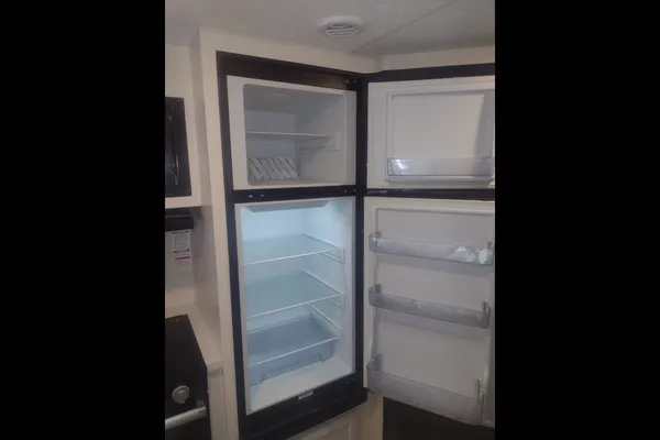 RV with Bunk Room: Bath and Half: Delivery Only ($85) No Prep Fee: Equipped