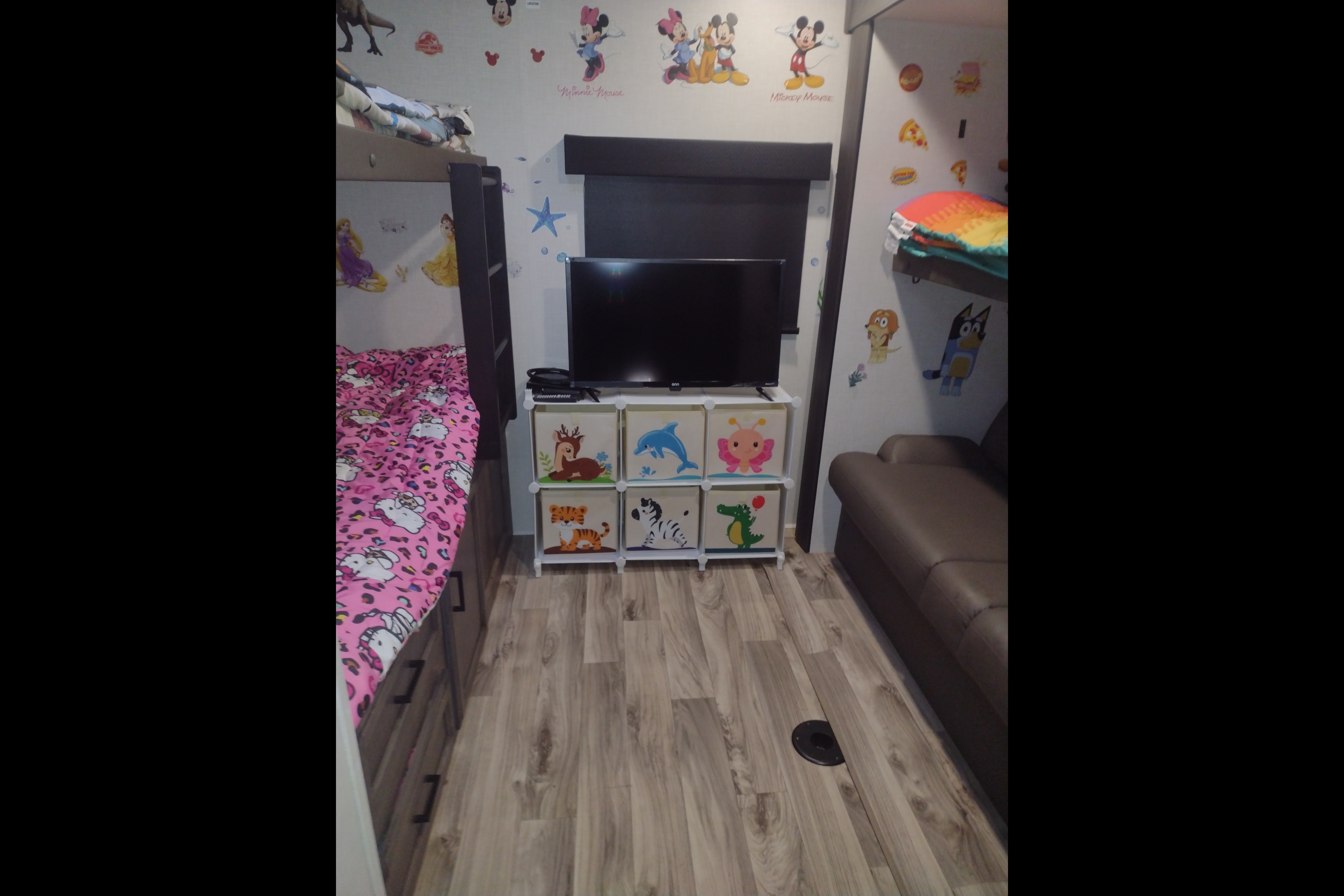RV with Bunk Room: Bath and Half: Delivery Only ($85) No Prep Fee: Equipped