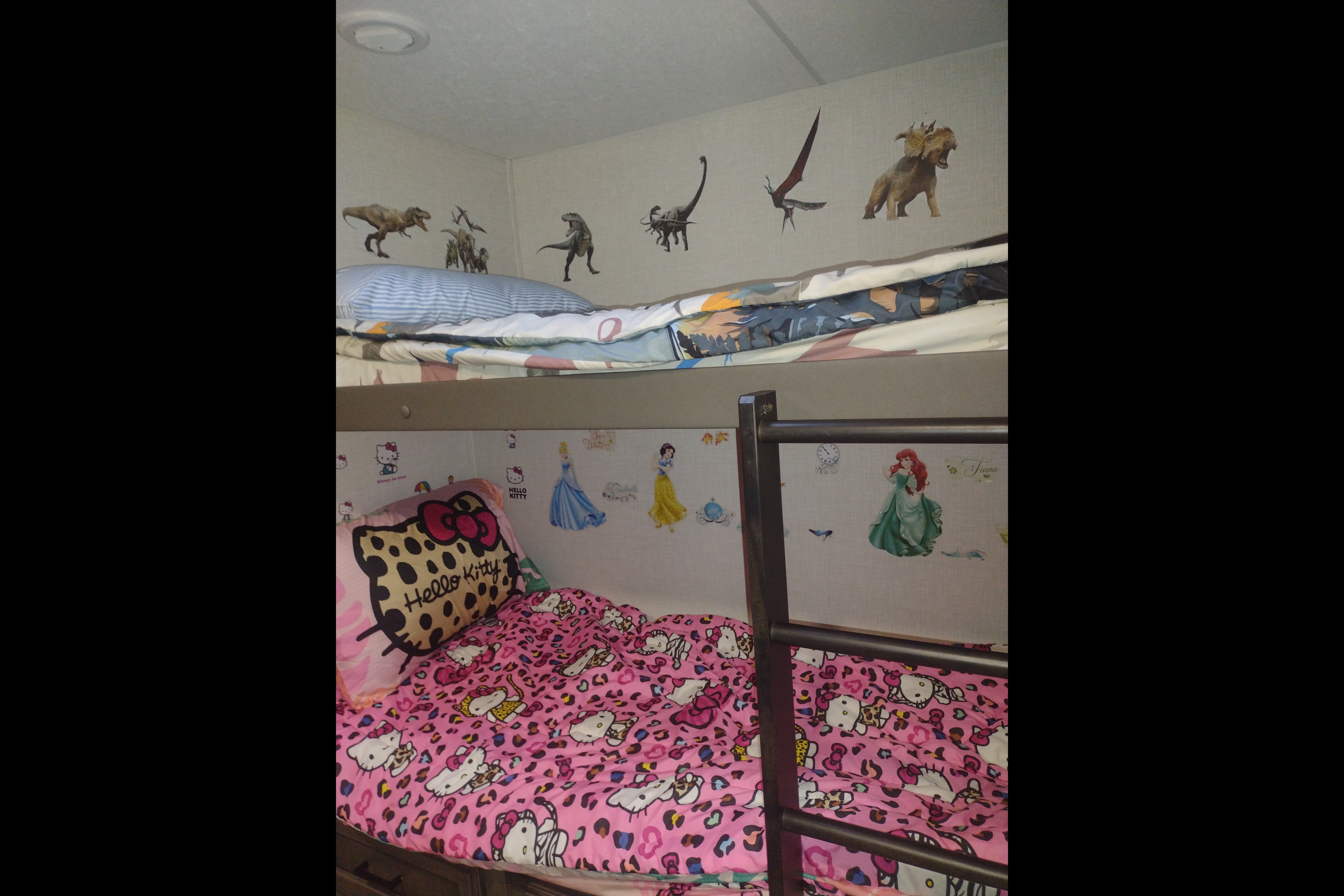 RV with Bunk Room: Bath and Half: Delivery Only ($85) No Prep Fee: Equipped
