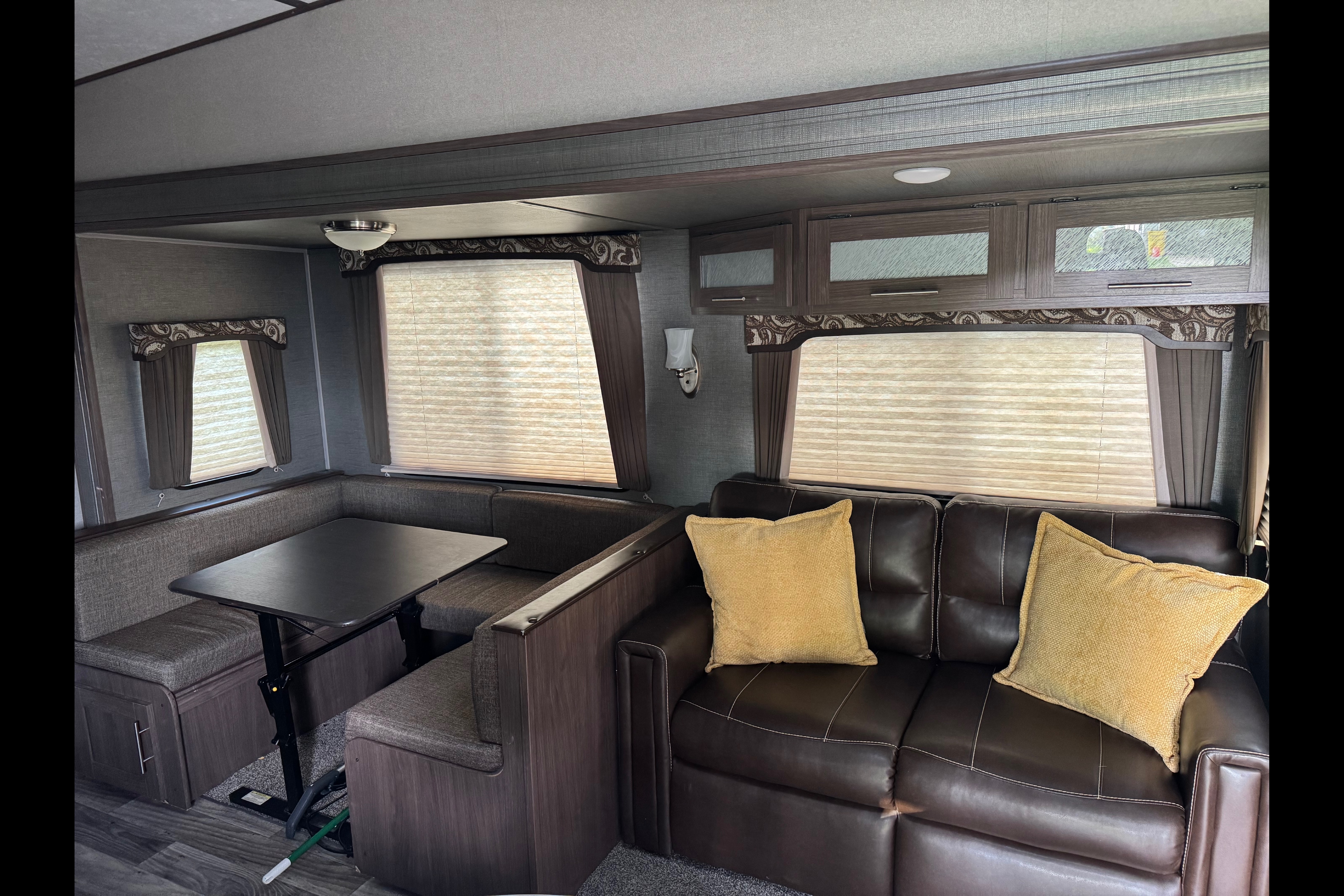 Keystone Hideout Fifth Wheel bunkhouse!