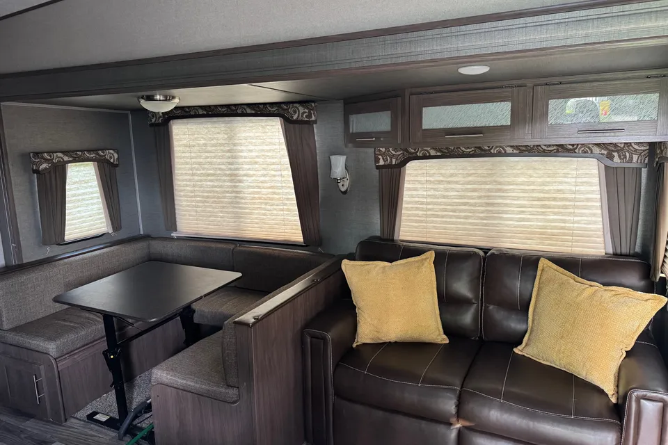 Keystone Hideout Fifth Wheel bunkhouse!