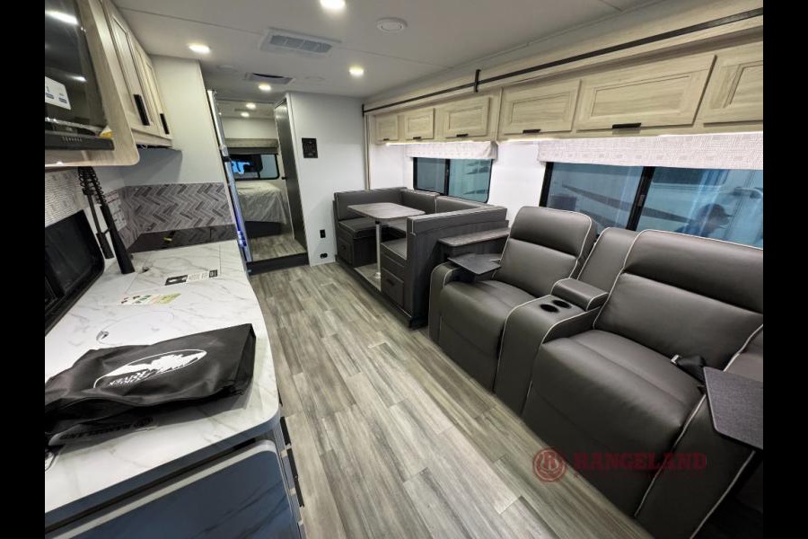 Forest River Sunseeker 3010DS 30 Class C