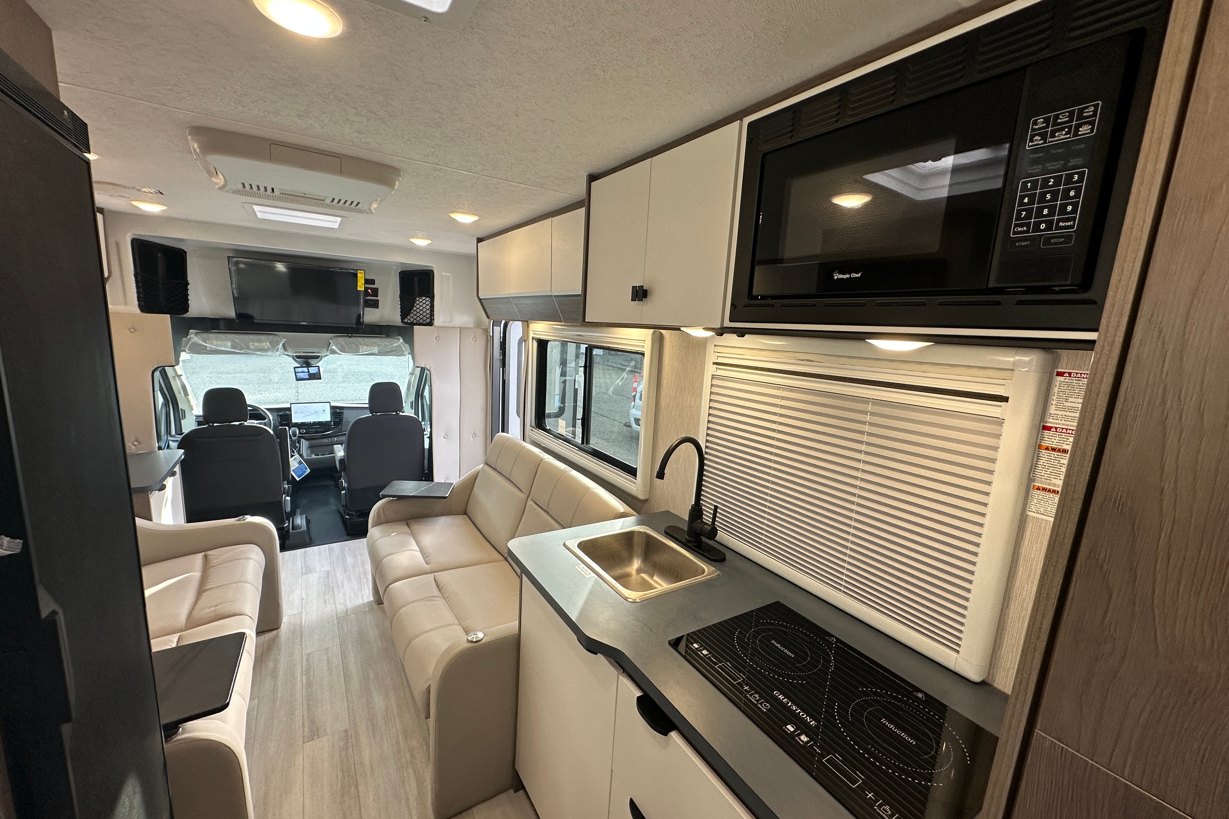 GM's Coachmen Cross Trail 20BHTA Class C