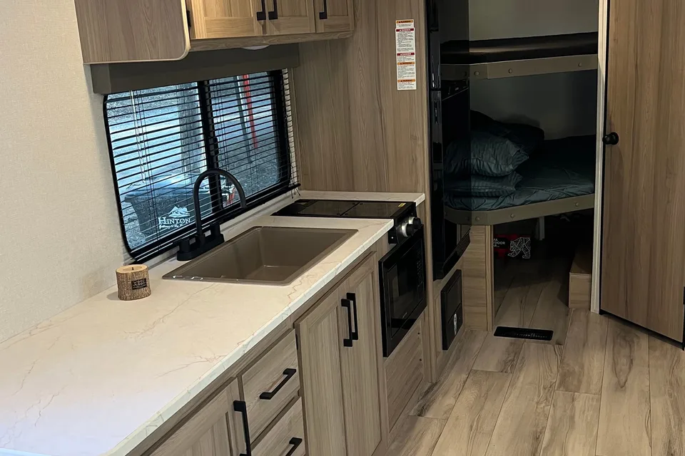 Adrenaline Keystone COLEMAN 25B Travel Trailer