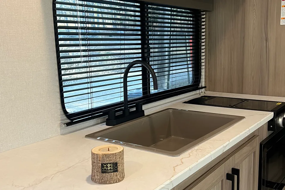 Adrenaline Keystone COLEMAN 25B Travel Trailer