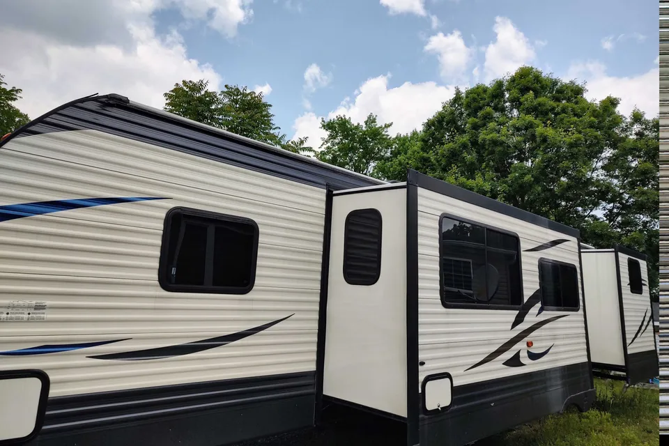 Family friendly - 2020 Palomino Puma Travel Trailer