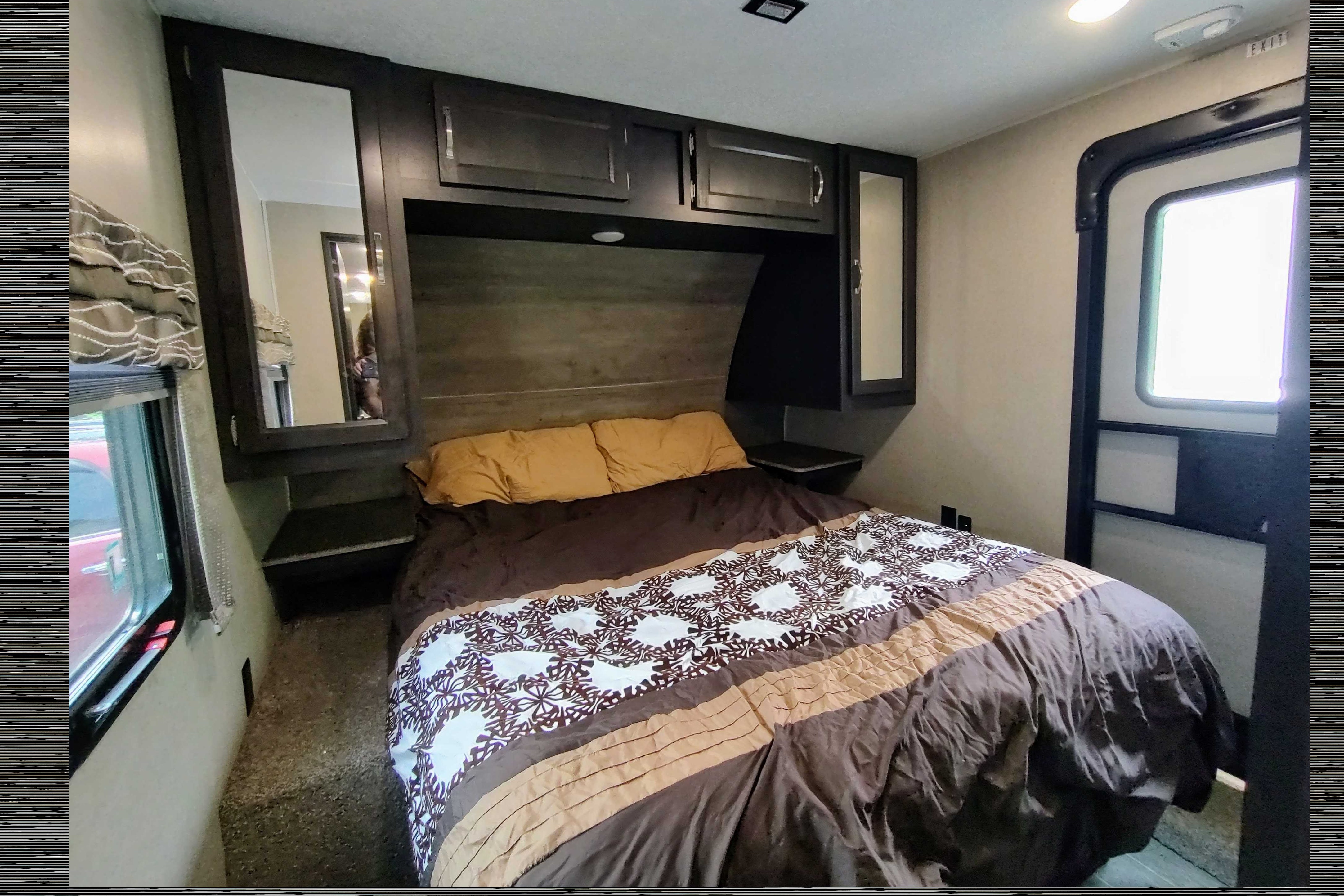 Family friendly - 2020 Palomino Puma Travel Trailer
