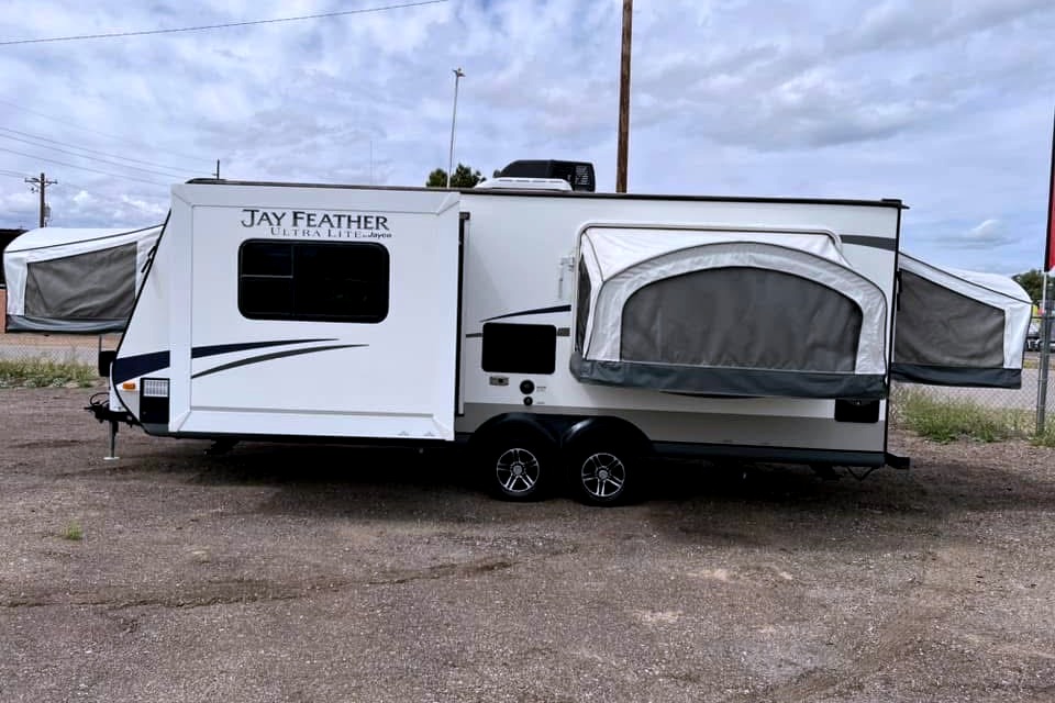 Sleeps 10 | 55” Theater Projector | SUV Towable Jayco X23F Hybrid Trailer | Starlink WiFi Available | Kids and Pets Friendly