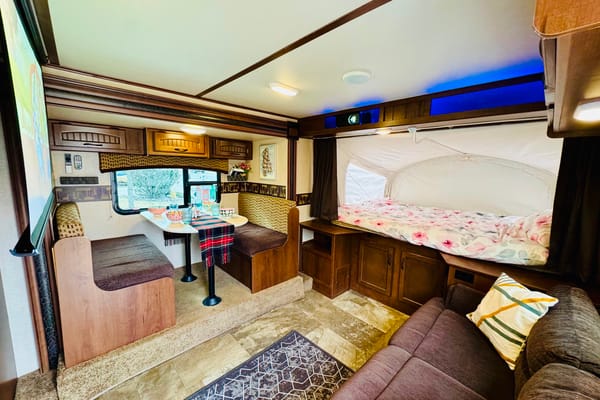 Sleeps 10 | 55” Theater Projector | SUV Towable Jayco X23F Hybrid Trailer | Starlink WiFi Available | Kids and Pets Friendly
