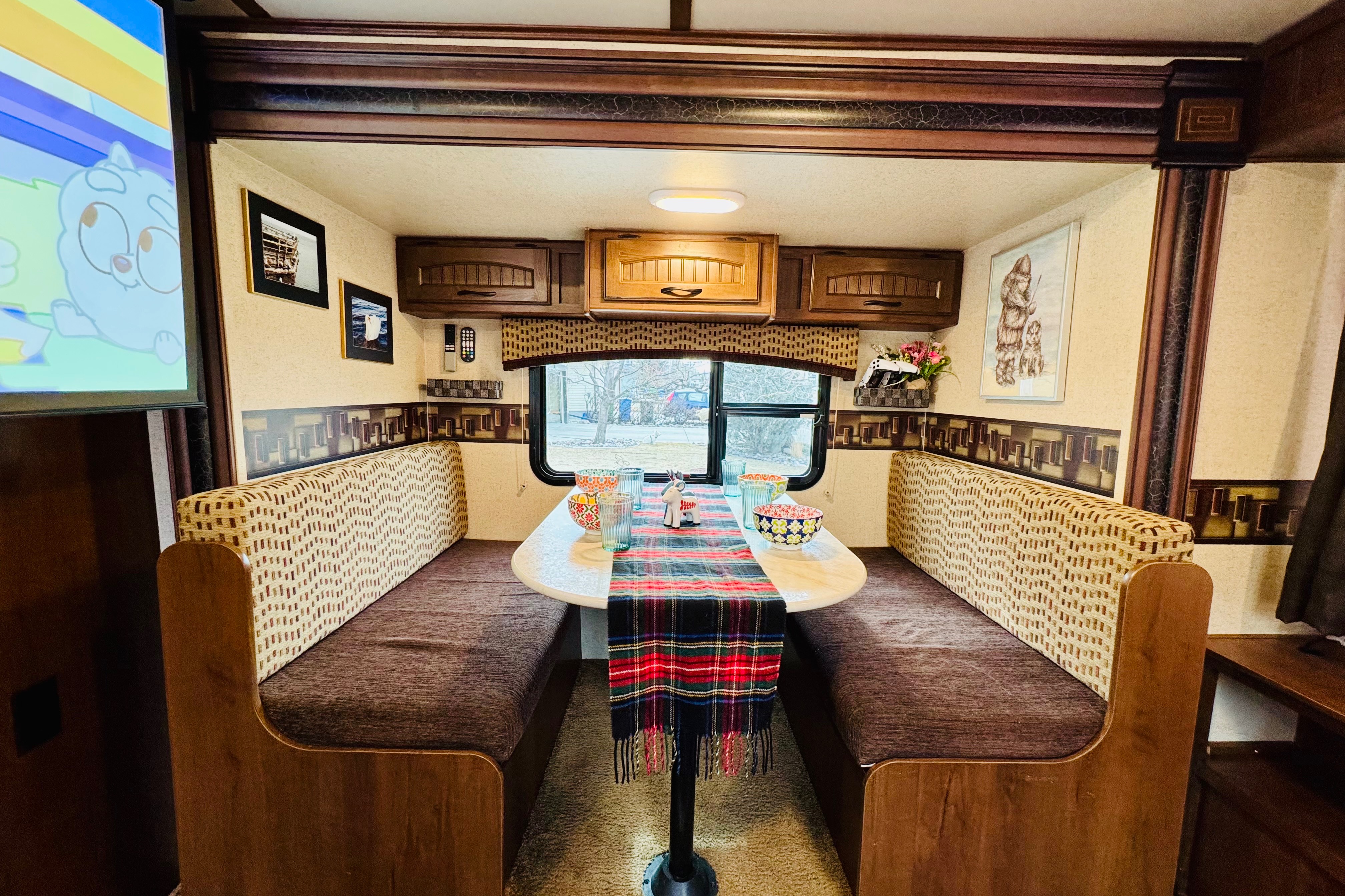 Sleeps 10 | 55” Theater Projector | SUV Towable Jayco X23F Hybrid Trailer | Starlink WiFi Available | Kids and Pets Friendly