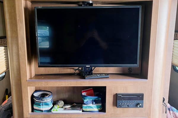 Our Happy Place - Shadow Cruiser 279 DBS Travel Trailer