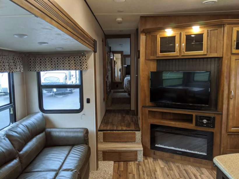 Coachmen Chaparral lite Fifth Wheel