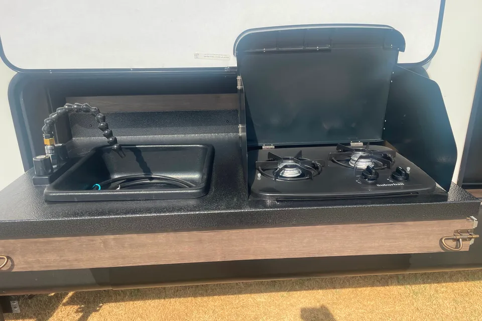 5th Wheel Camper perfect for the entire family