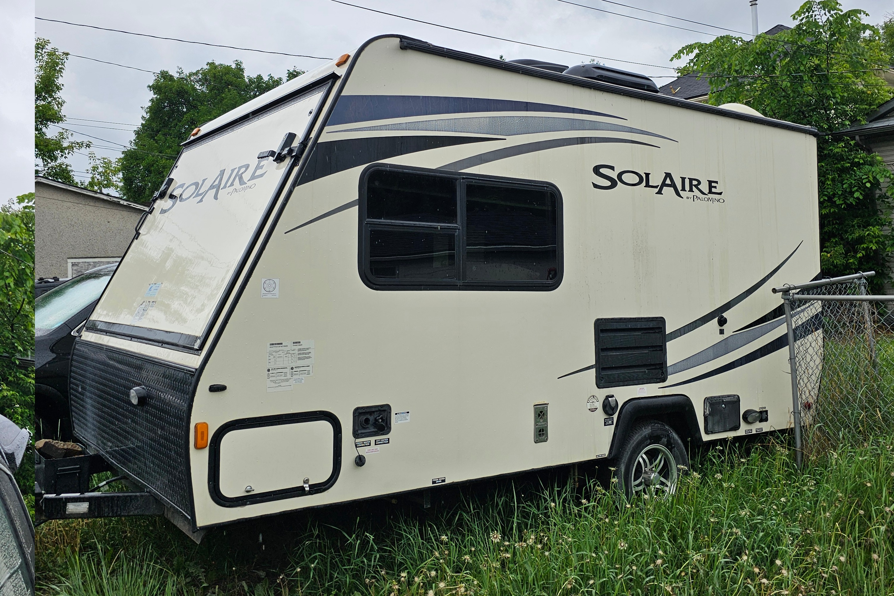 Palomino 147x Solaire Hybrid