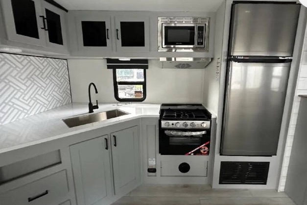 Heartland North Trail Travel Trailer 29BHP