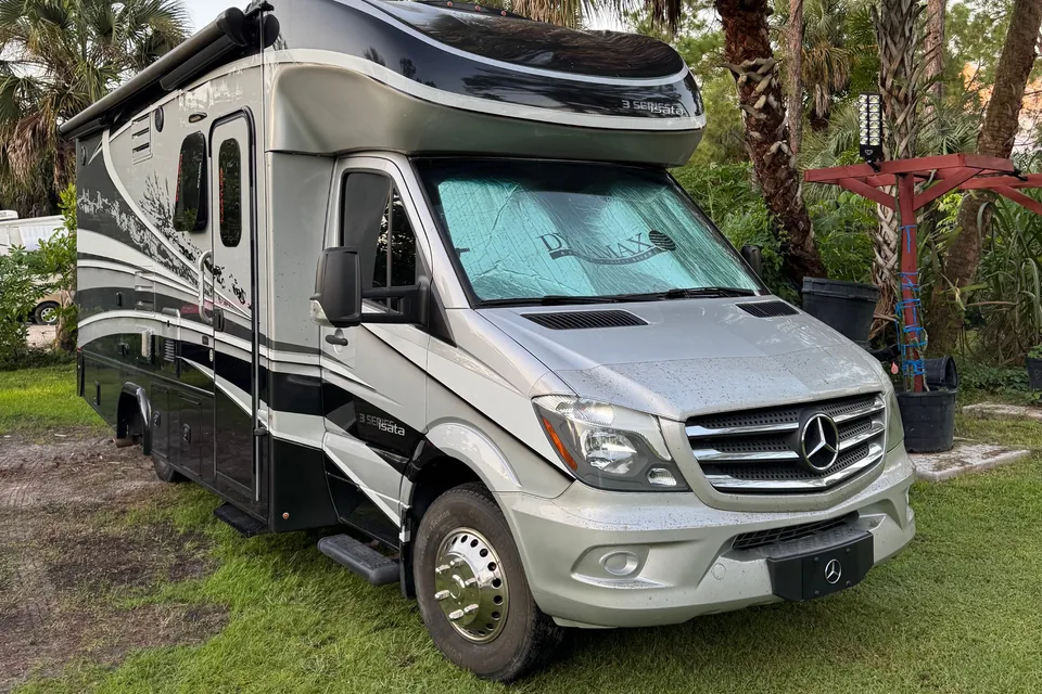 Travel in Class Mercedes-Benz Isata3 Class C