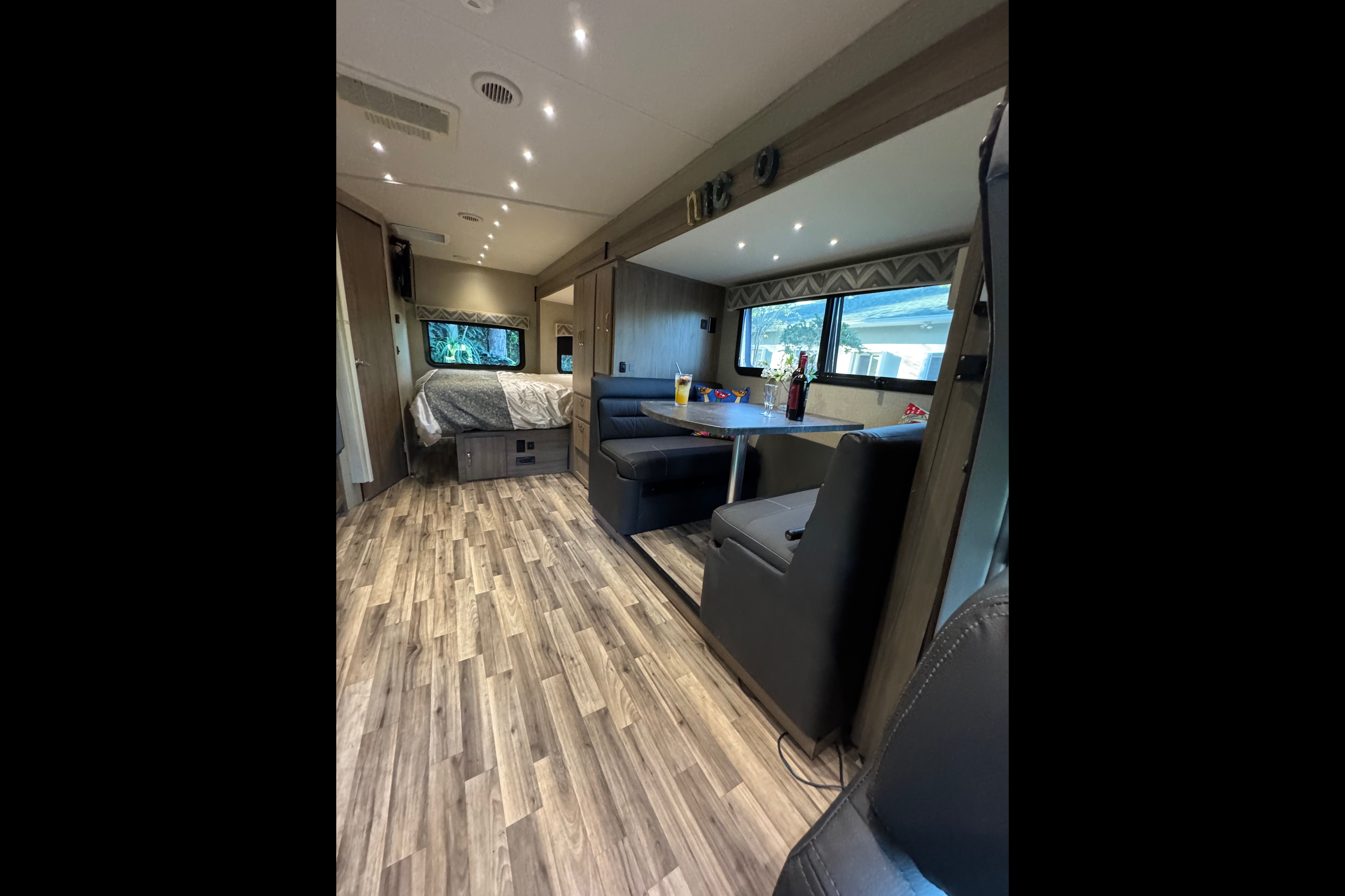 Travel in Class Mercedes-Benz Isata3 Class C