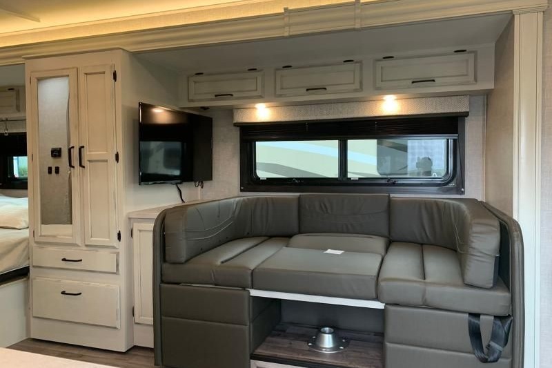 ## 🚐 Location VR familial – Jayco Redhawk Classe C 24 pi | Canada & États-Unis (USA)