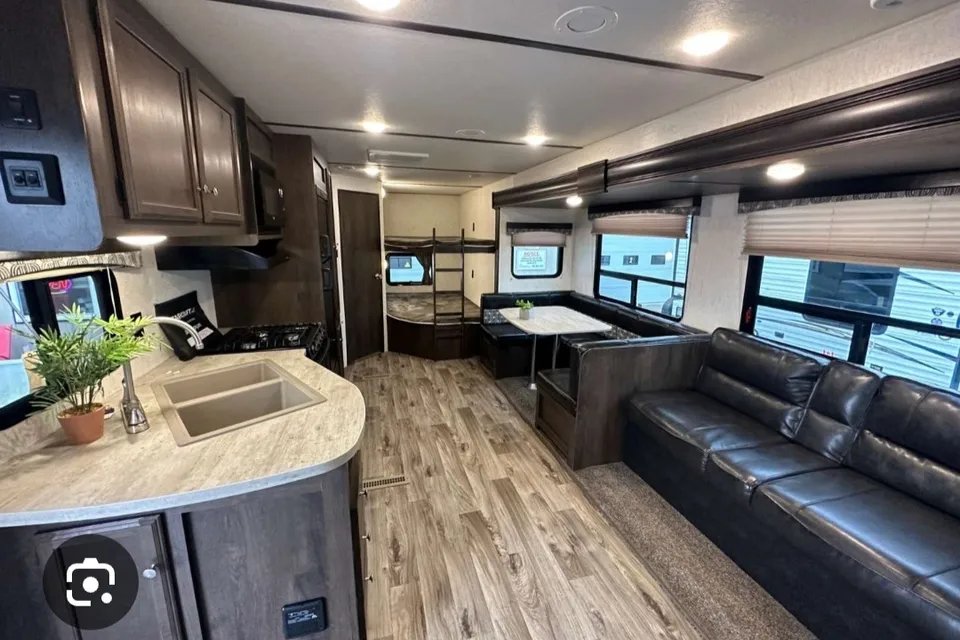 shelley's Starcraft Autumn ridge Travel Trailer