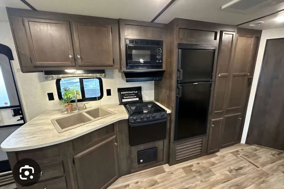 shelley's Starcraft Autumn ridge Travel Trailer