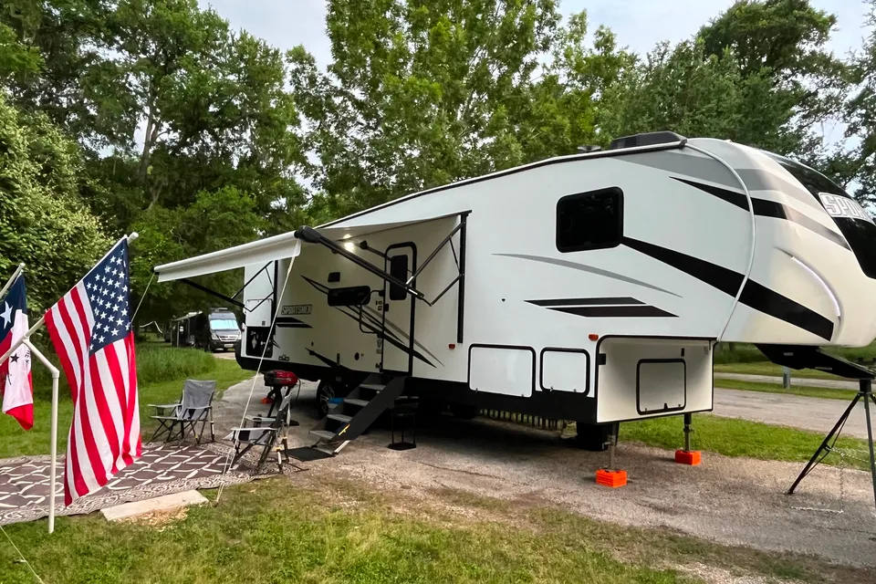 Felix's KZ Sportsmen 292bhk Fifth Wheel
