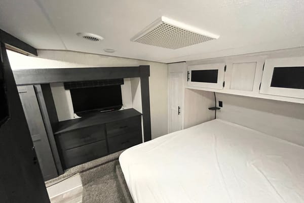 Felix's KZ Sportsmen 292bhk Fifth Wheel