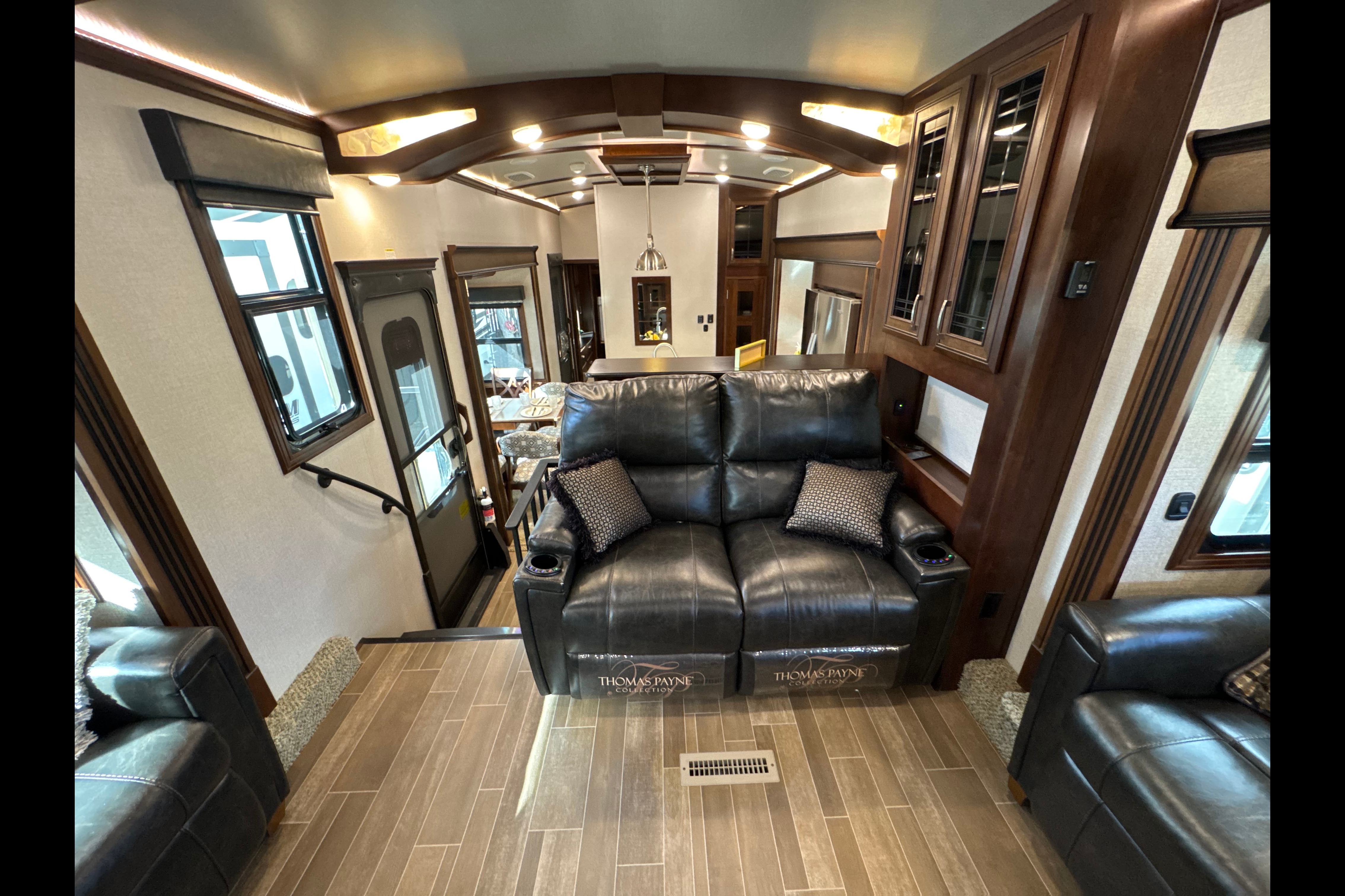 Westland 2019 Jayco Pinnacle Fifth Wheel