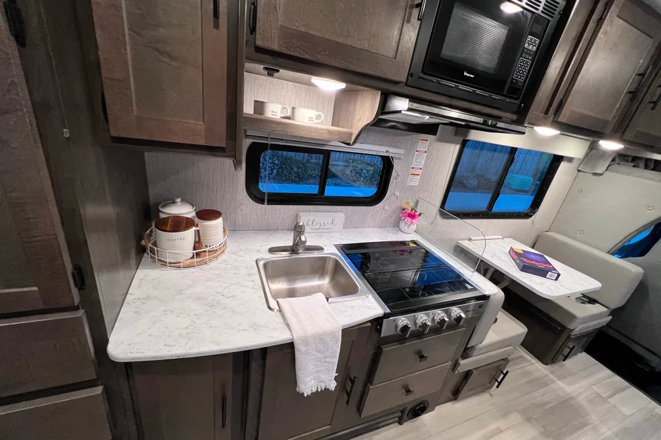 2022 Coachmen - Very Clean and Easy to Drive
