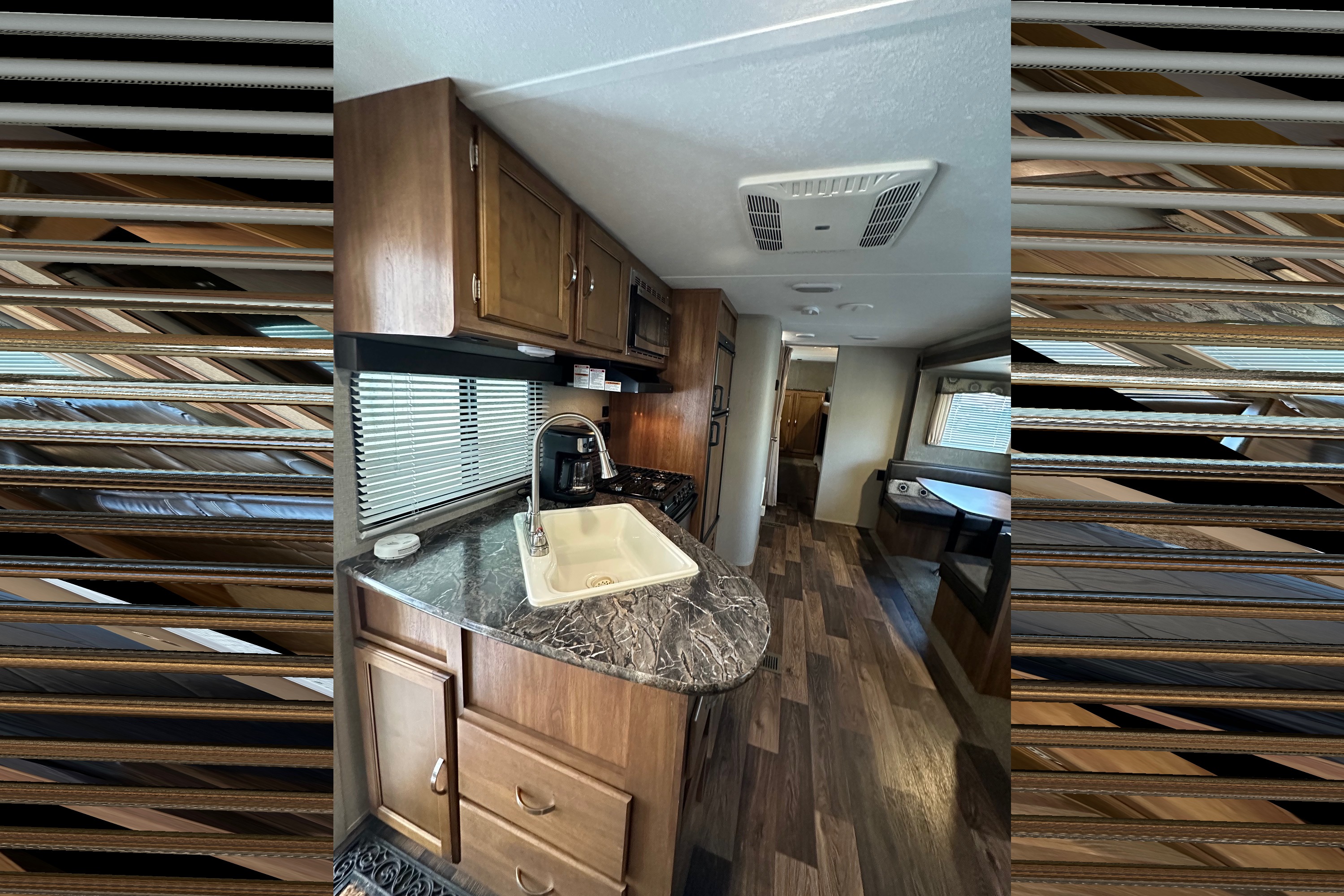 2017 Keystone Summerland 2980BH Sleeps 9!!