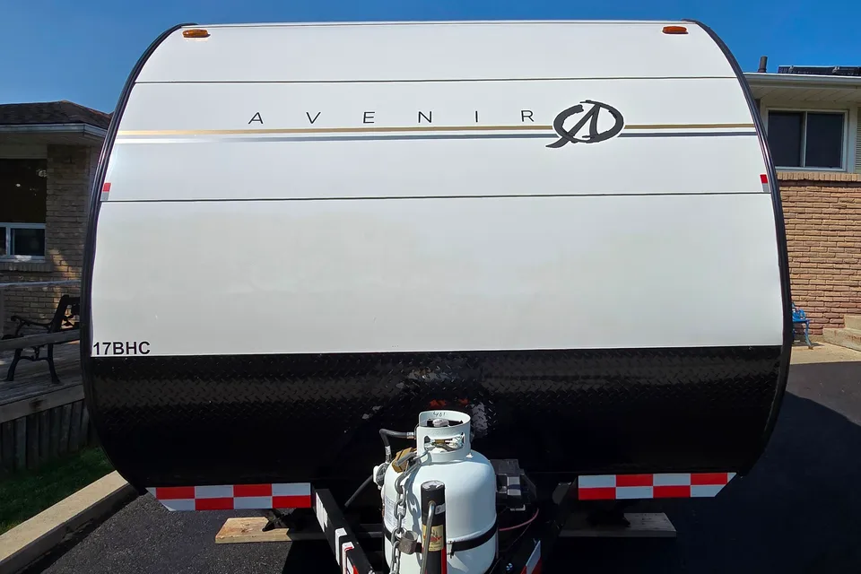 Koungrith's Cruiser RV AVENIR Travel Trailer