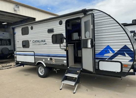 'Cat' the 2022 Coachmen Catalina Summit ACO900