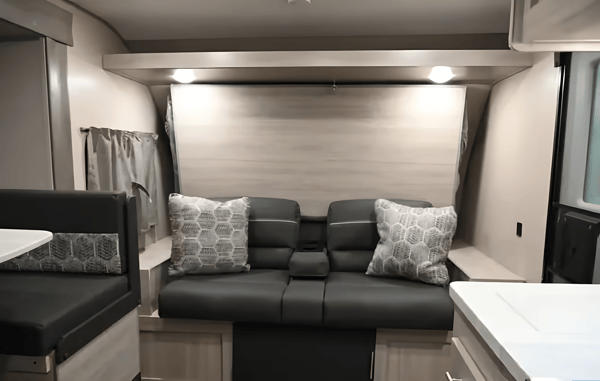 'Cat' the 2022 Coachmen Catalina Summit ACO900