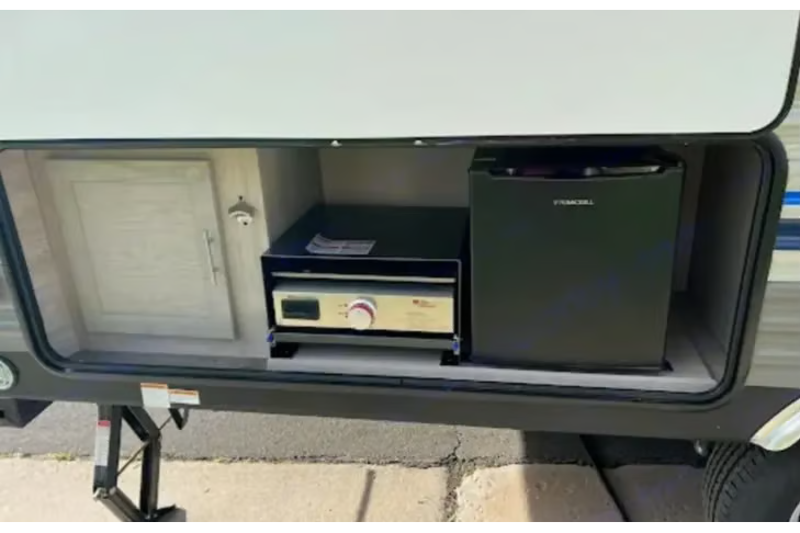 'Cat' the 2022 Coachmen Catalina Summit ACO900