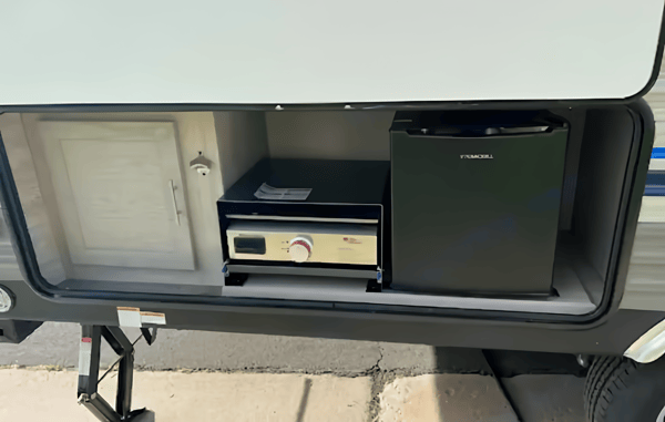 'Cat' the 2022 Coachmen Catalina Summit ACO900