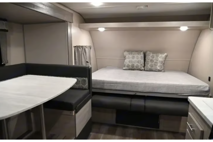 'Cat' the 2022 Coachmen Catalina Summit ACO900