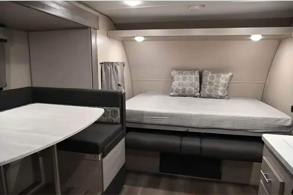 'Cat' the 2022 Coachmen Catalina Summit ACO900