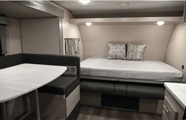 'Cat' the 2022 Coachmen Catalina Summit ACO900