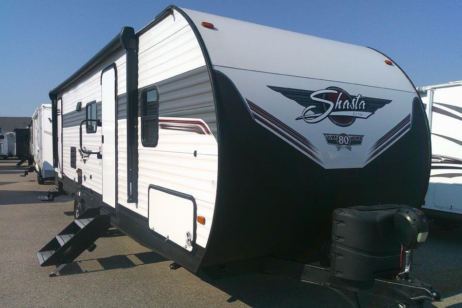 Max’s Shasta 26DB Travel Trailer