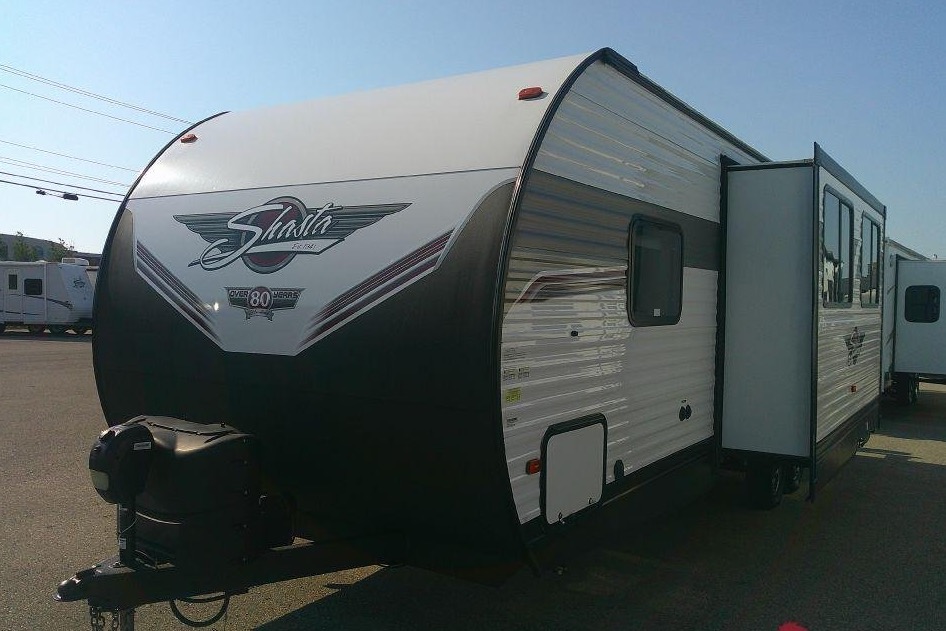 Max’s Shasta 26DB Travel Trailer